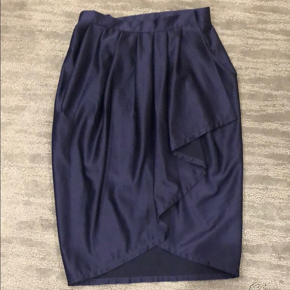 Skirt - Picture 1 of 2